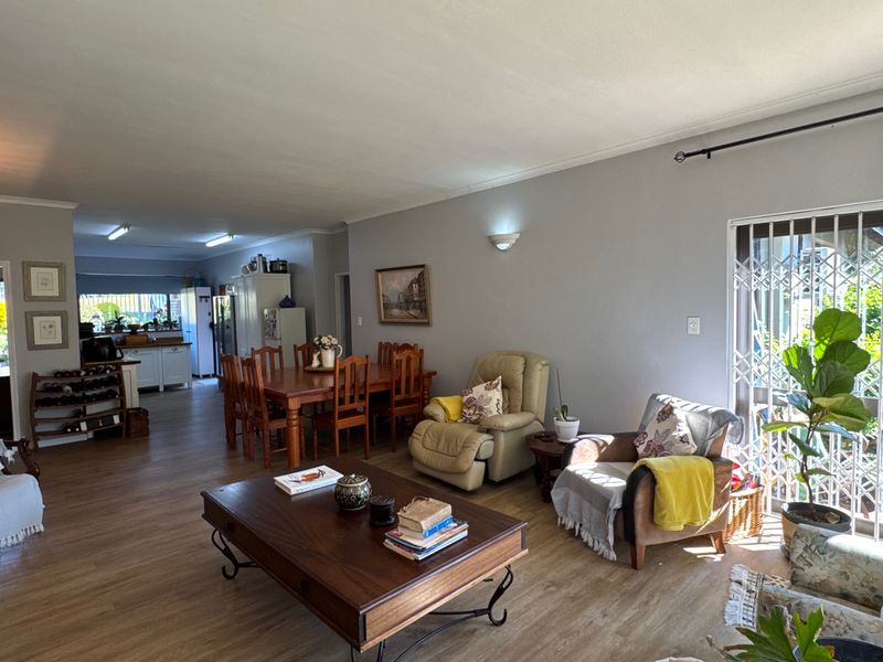 Modern Family Townhouse in Secure Hilton Complex - Photo 6