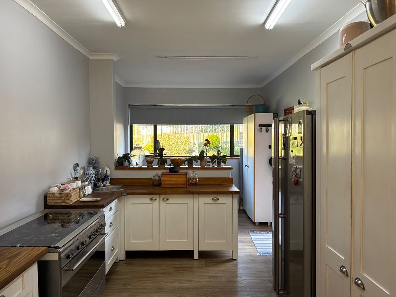 Modern Family Townhouse in Secure Hilton Complex - Photo 8