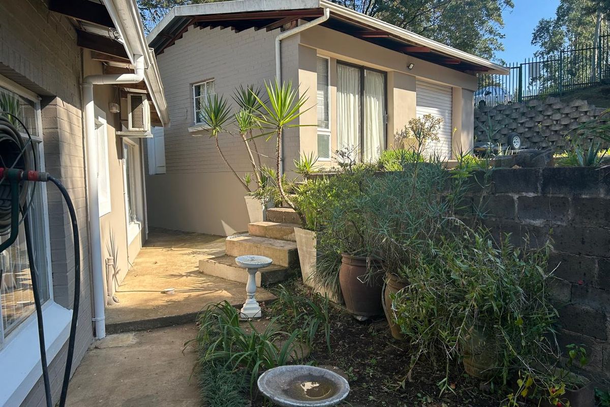 Hilton - House To Let - Photo 2