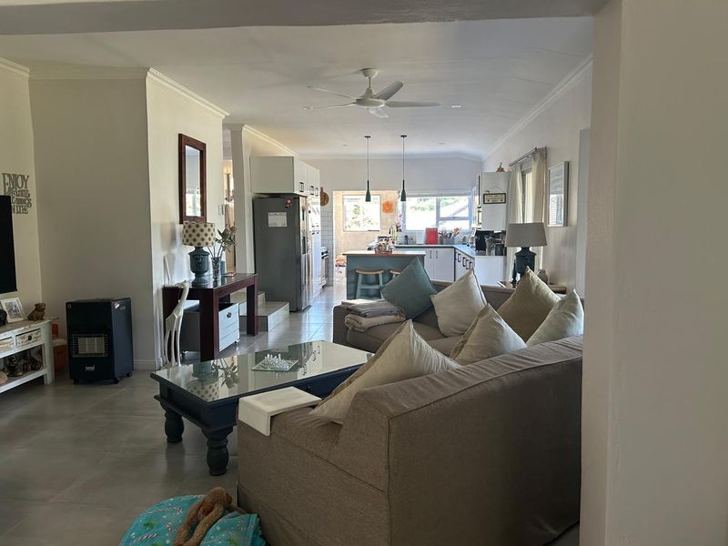 Hilton - House To Let - Photo 8