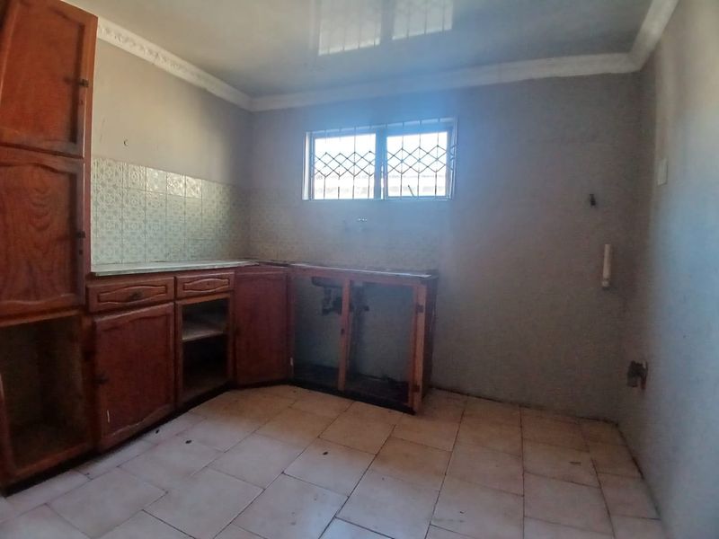 7 Bedrooms 2 bathrooms  investment oppotunity - Photo 9