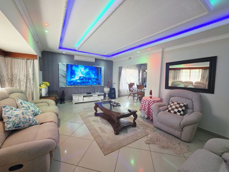 Spacious Family Home with Outbuilding in Sought-After Grantham Park - Photo 7