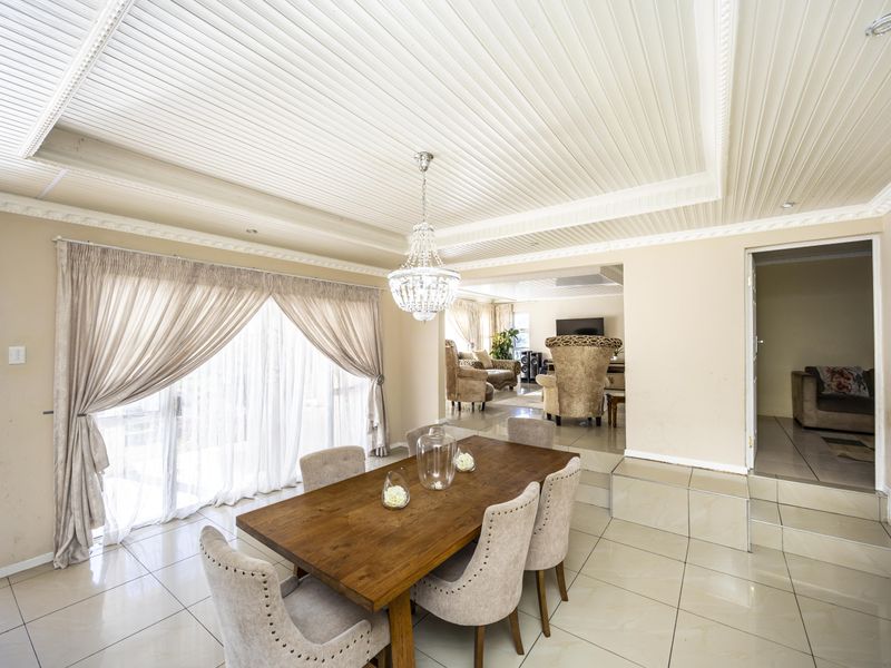 Exceptional Family Home with Income Potential on a Large Erf - Photo 4