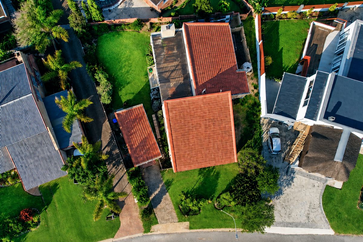 An Entertainers Dream! Modern Home In Lower Wavecrest, Walking Distance To Beach. - Photo 2