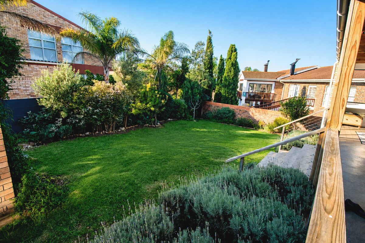 An Entertainers Dream! Modern Home In Lower Wavecrest, Walking Distance To Beach. - Photo 5