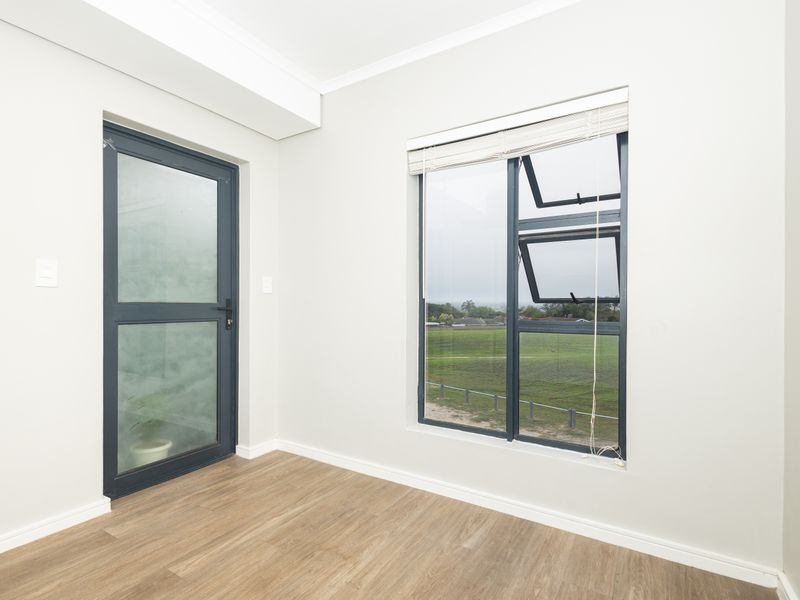 Apartment Rental Monthly In Durbanville - Photo 10