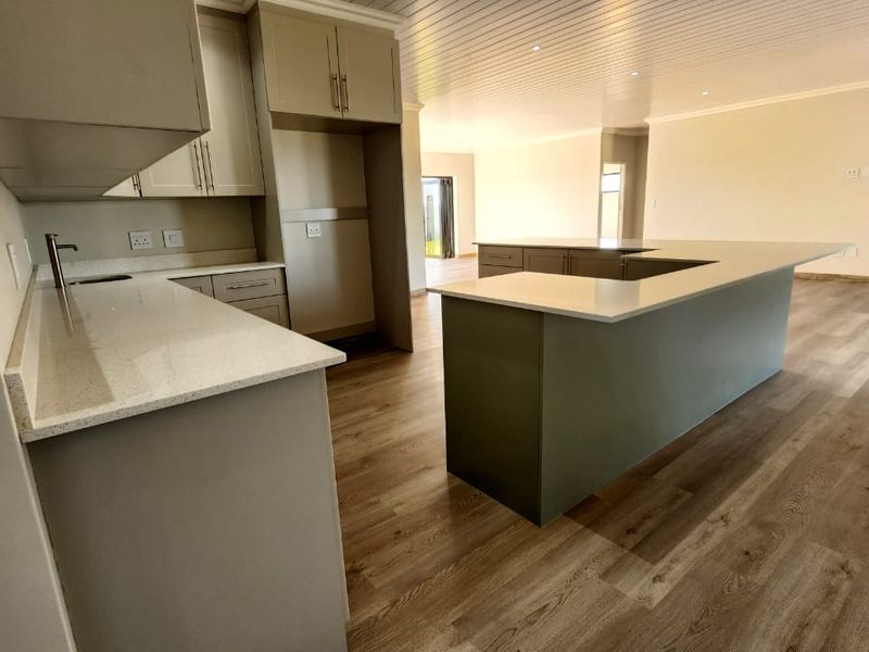 Designed to Impress, Created for Coastal Living – No Transfer Duty - Photo 4
