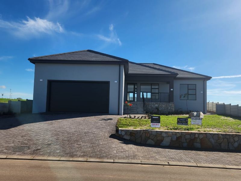 Designed to Impress, Created for Coastal Living – No Transfer Duty - Photo 2
