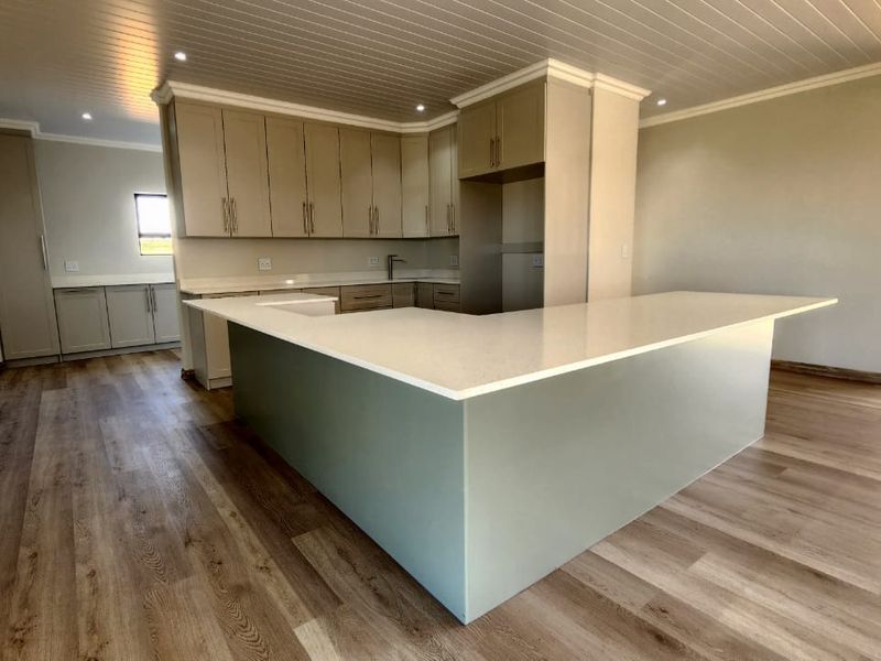 Designed to Impress, Created for Coastal Living – No Transfer Duty - Photo 6