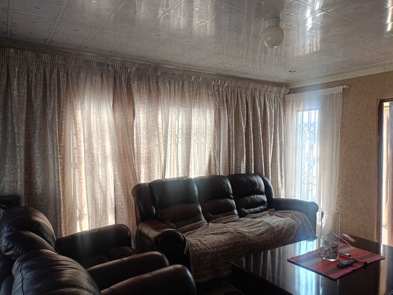 Freehold For Sale In Vereeniging - Photo 3