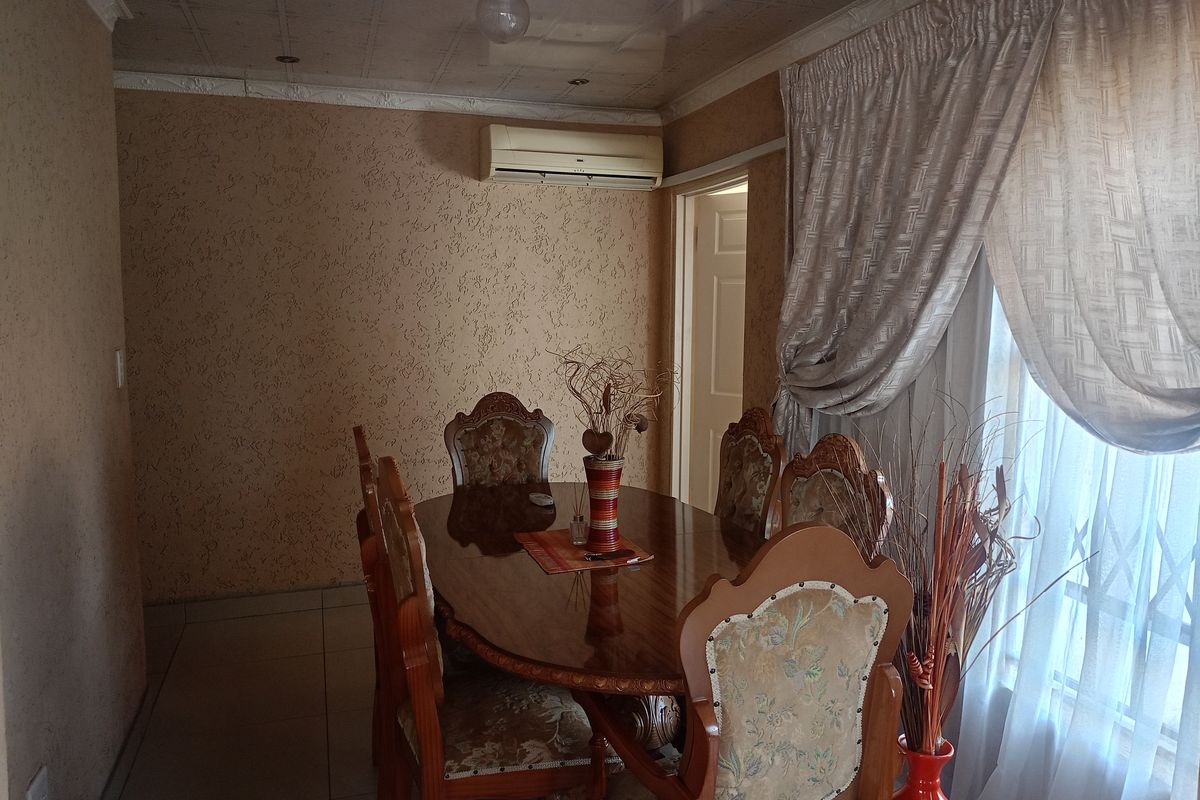 Freehold For Sale In Vereeniging - Photo 4