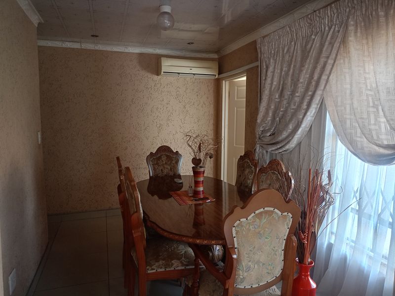 Freehold For Sale In Vereeniging - Photo 4