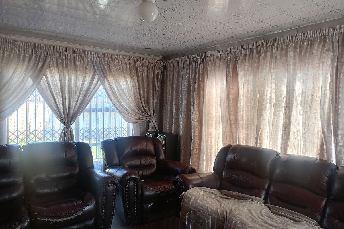 Freehold For Sale In Vereeniging - Photo 5