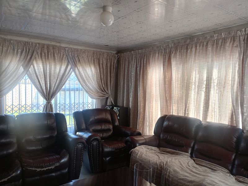 Freehold For Sale In Vereeniging - Photo 5