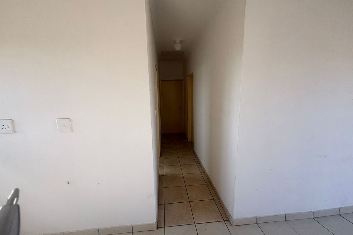 Newly build three bedroom house readily available - Photo 3
