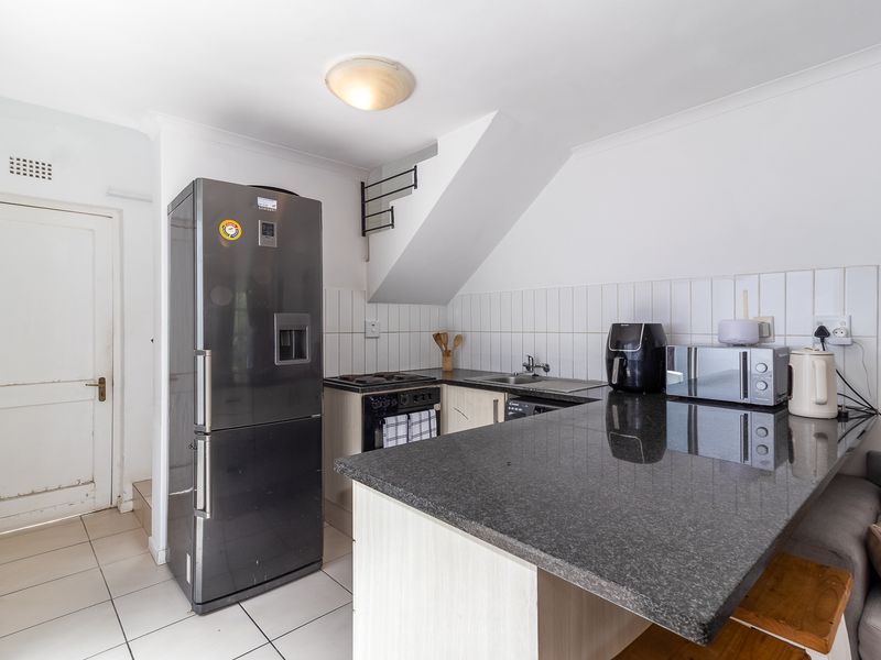 2-Bedroom Duplex Apartment to Rent in the Historic Piano Factory, Wellington - Photo 3