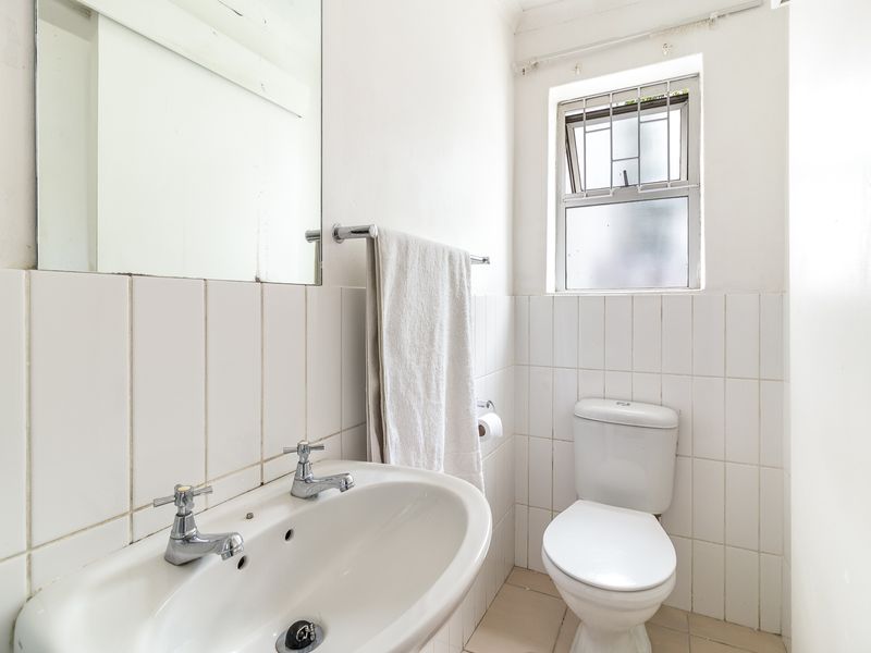 2-Bedroom Duplex Apartment to Rent in the Historic Piano Factory, Wellington - Photo 10