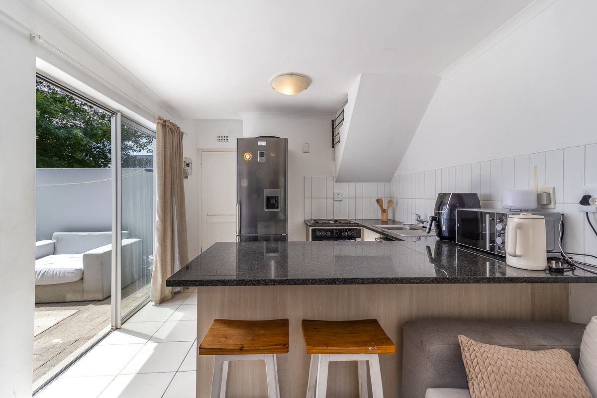 2-Bedroom Duplex Apartment to Rent in the Historic Piano Factory, Wellington - Photo 2