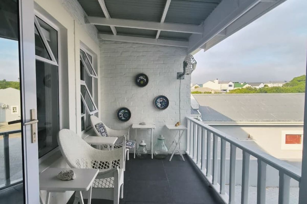 Views, Privacy & Coastal Charm - Photo 5