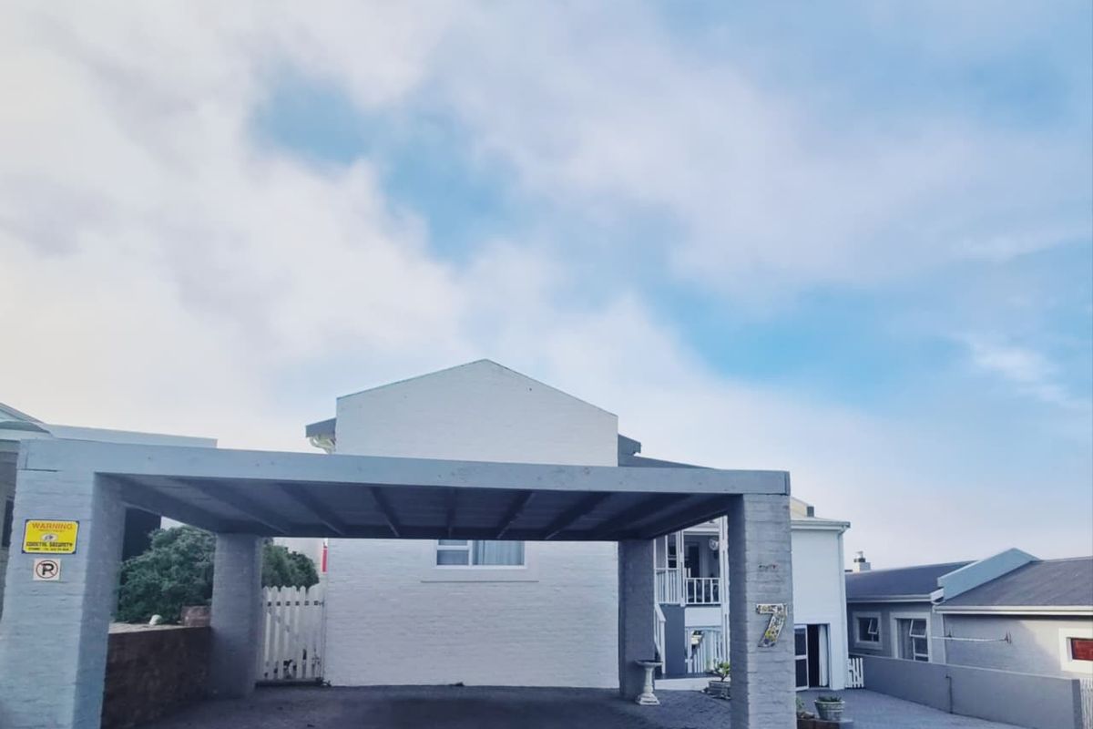 Views, Privacy & Coastal Charm - Photo 3