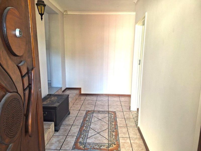 Extra-large family home to let in Winterhoek Park! - Photo 4