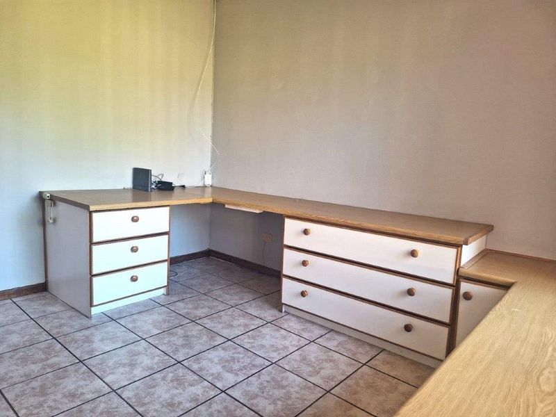 Extra-large family home to let in Winterhoek Park! - Photo 10