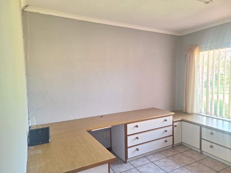 Extra-large family home to let in Winterhoek Park! - Photo 9