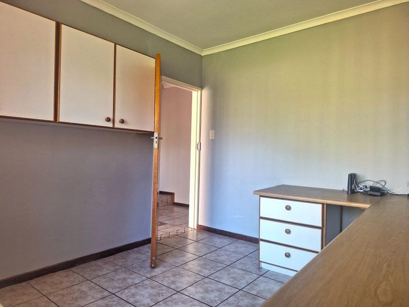 Extra-large family home to let in Winterhoek Park! - Photo 8