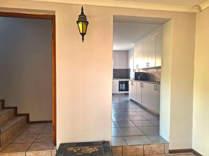 Extra-large family home to let in Winterhoek Park! - Photo 6