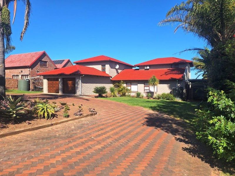 Extra-large family home to let in Winterhoek Park! - Photo 1