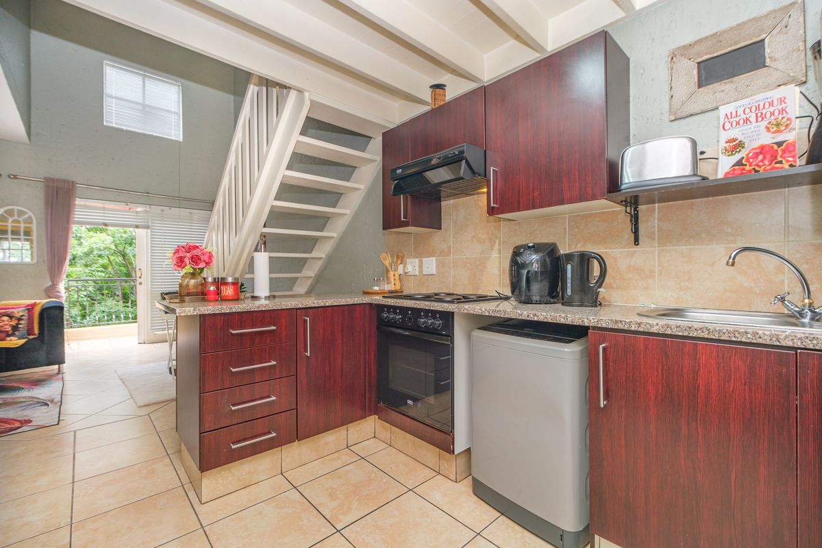 Chic Loft Retreat with views of the Magaliesberg Mountains - Photo 2