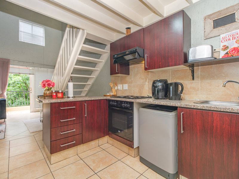 Chic Loft Retreat with views of the Magaliesberg Mountains - Photo 2