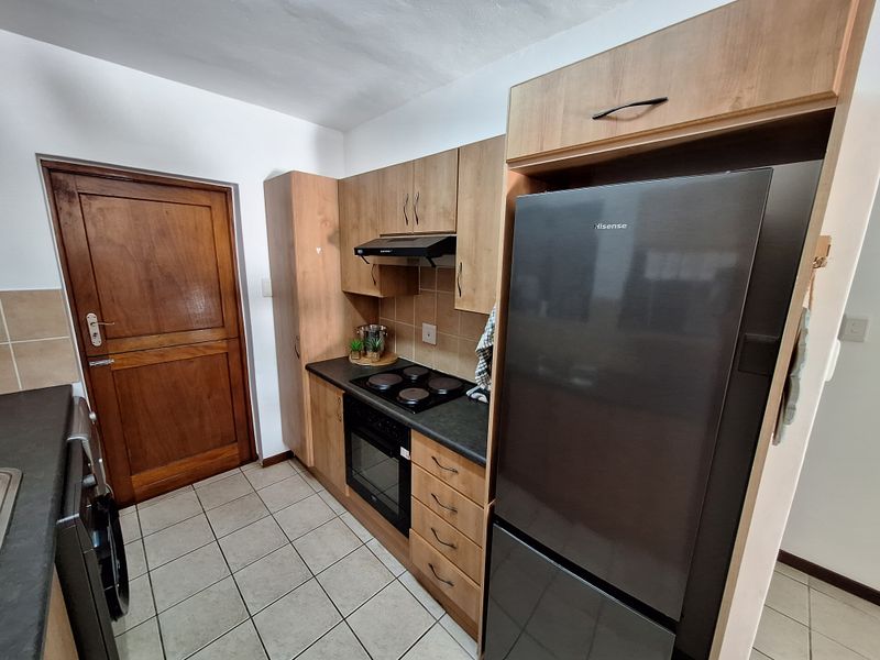 Comfortable Coastal Living – Spacious 3-Bedroom Apartment for Sale - Photo 7