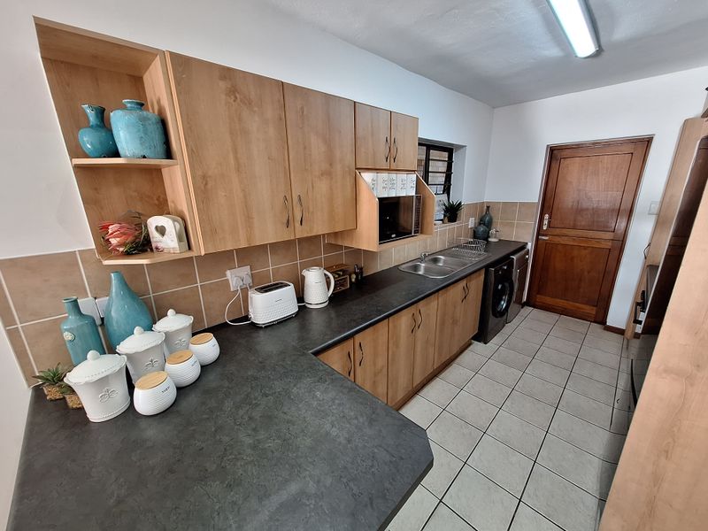 Comfortable Coastal Living – Spacious 3-Bedroom Apartment for Sale - Photo 6
