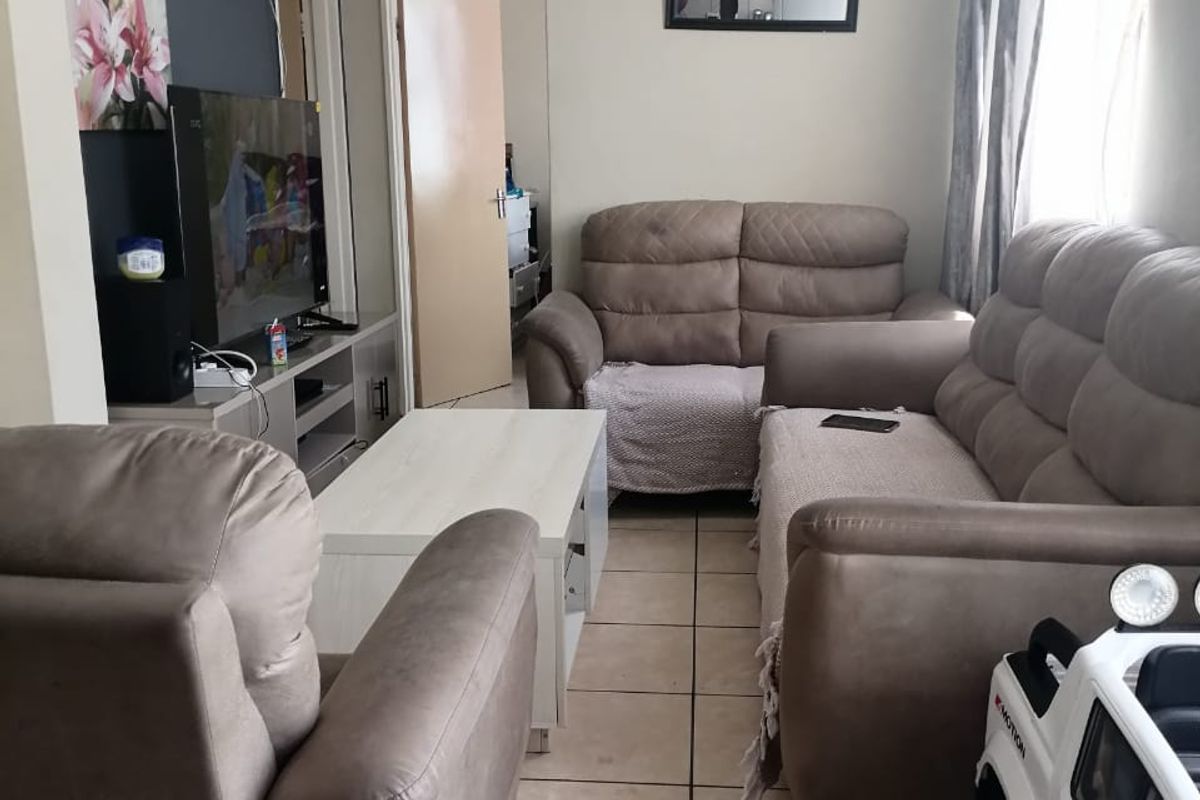 3 Bedrooms for sale - Photo 2
