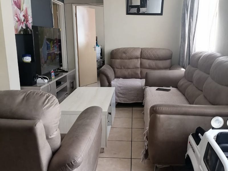 3 Bedrooms for sale - Photo 2