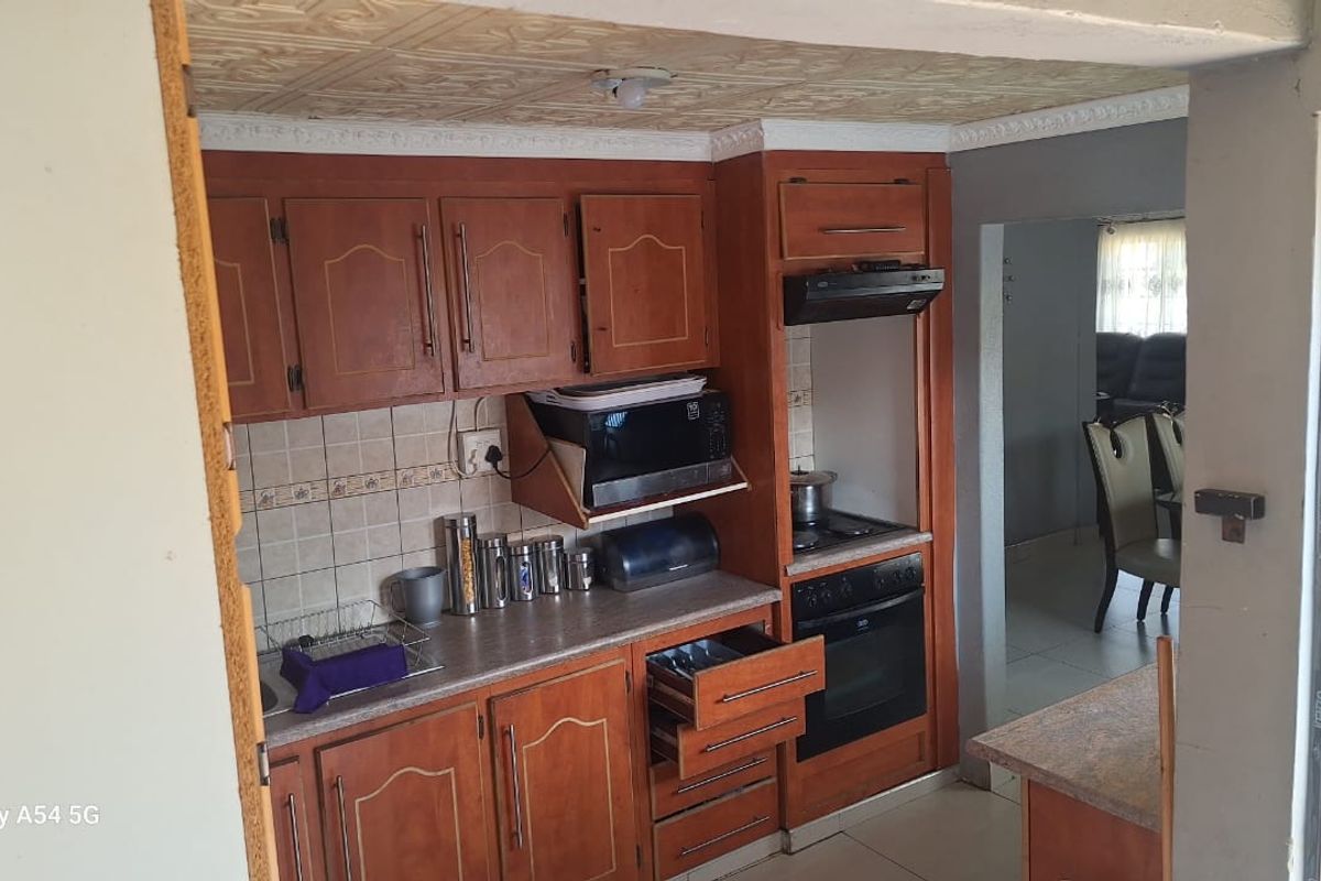 Modern Comfort, 3 Bedrooms - Photo 5