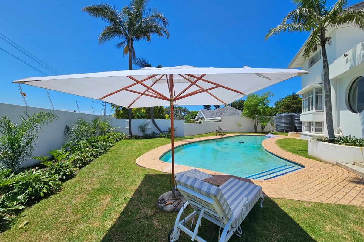 Stunning 8 Bedroom, 8 Bathroom house situated in Selborne East London - Photo 2
