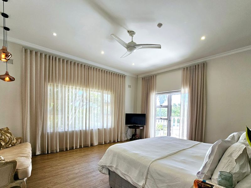 Stunning 8 Bedroom, 8 Bathroom house situated in Selborne East London - Photo 9