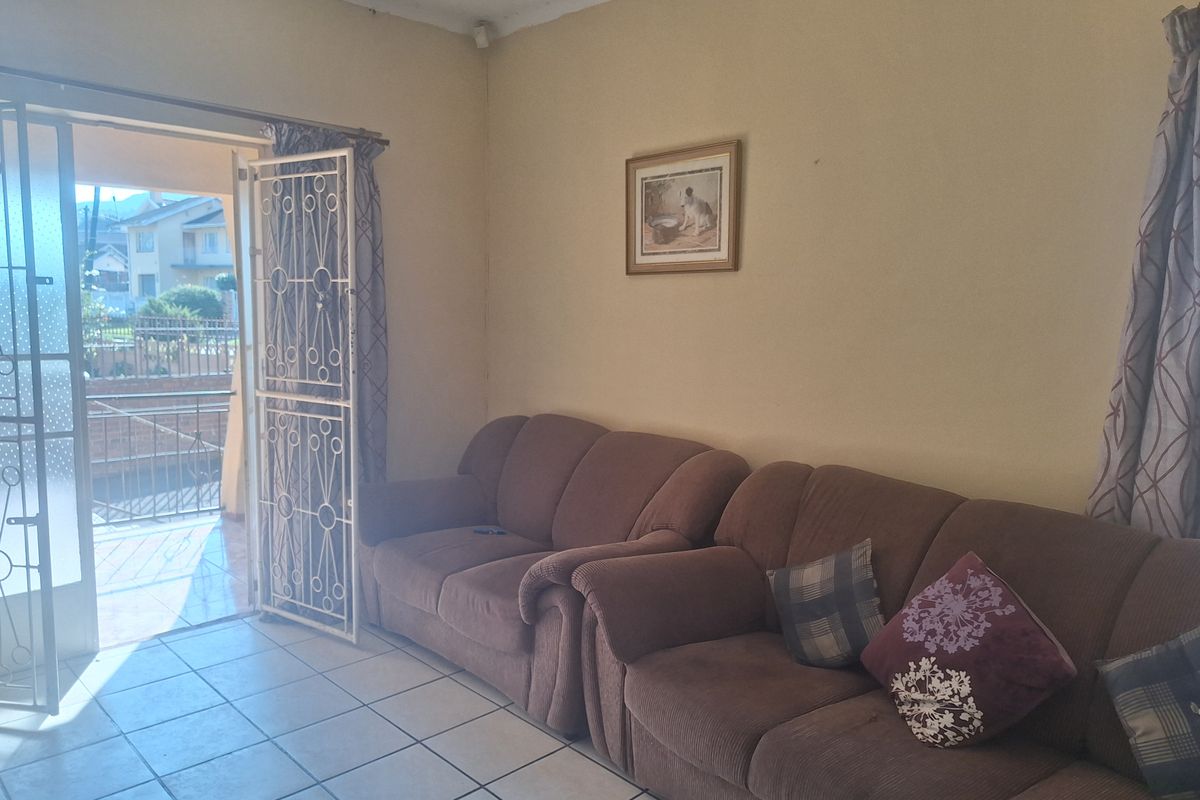 Prime Location with Endless Potential - Photo 3