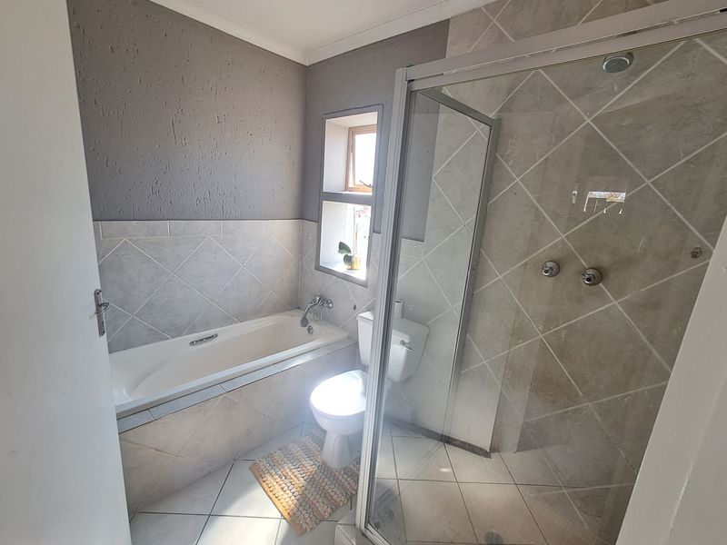 Stunning 2-Bedroom Townhouse for Sale in Winchester Hills - Photo 10