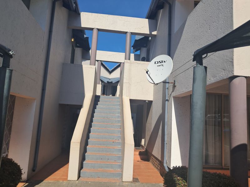 Stunning 2-Bedroom Townhouse for Sale in Winchester Hills - Photo 3