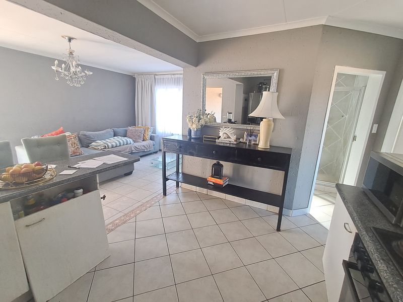 Stunning 2-Bedroom Townhouse for Sale in Winchester Hills - Photo 5