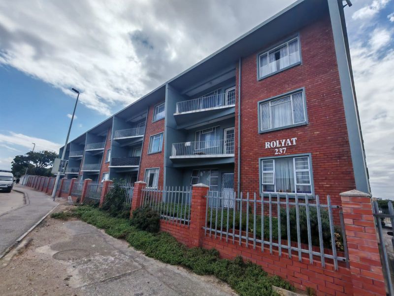 PERFECT GROUND FLOOR APARTMENT FOR SALE - Photo 1