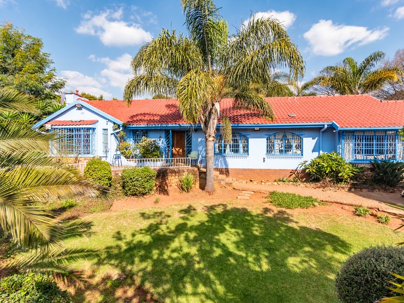 Amazing Best Views , Large Yard Needs Love -Non Distressed Auction - Photo 1