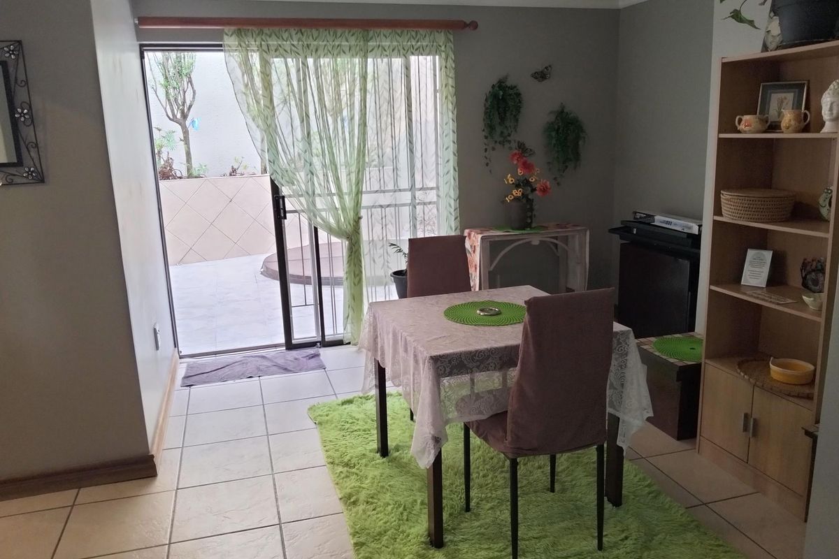 4 Bedroom house with great location! - Photo 4