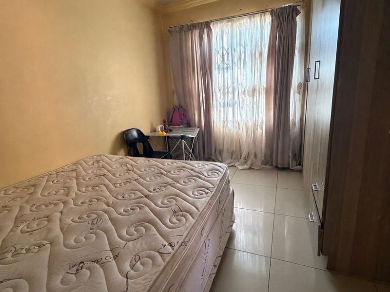 EXCLUSIVE MANDATE!!! ON A remarkable stylish home for a family looking to settle! - Photo 10
