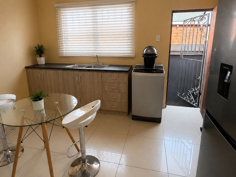 EXCLUSIVE MANDATE!!! ON A remarkable stylish home for a family looking to settle! - Photo 6