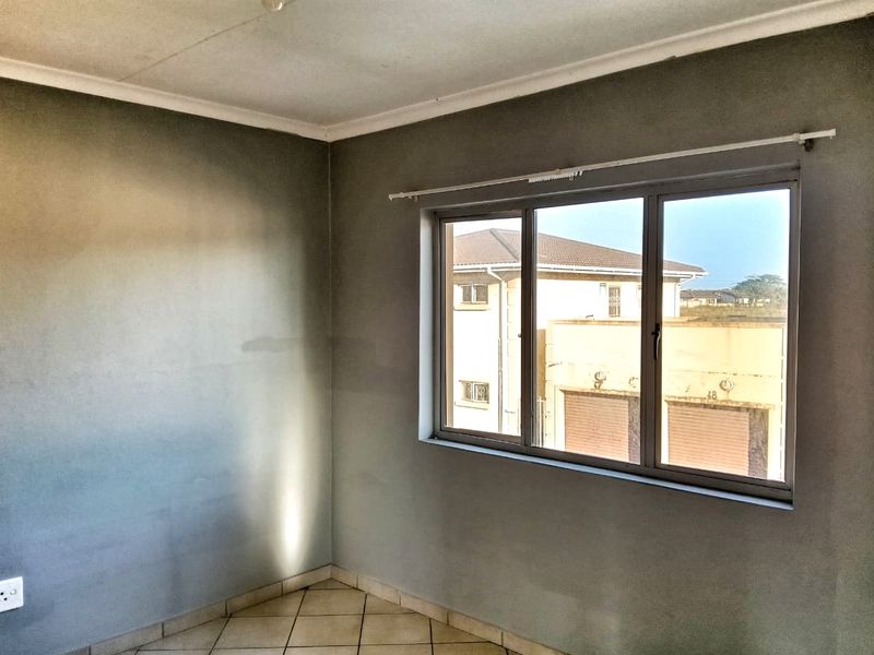 Your Perfect Space Near UNISA: Secure, Spacious, and 6-Month Lease Ready - Photo 6