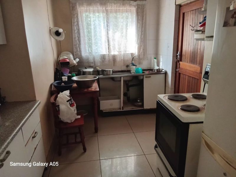 Investors dream property - Photo 8